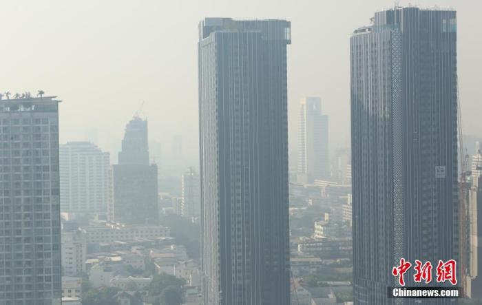 资料图：1月9日，泰国首都曼谷雾霾严重。当局再发警示称，曼谷及周边地区空气质量已达“不安全”等级，提醒市民减少不必要外出。 /p中新社记者 王国安 摄
